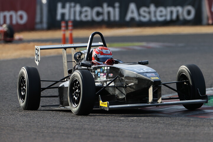 ポールポジションは箕浦稜己（MYST SEIDOYA KK-SⅡ）