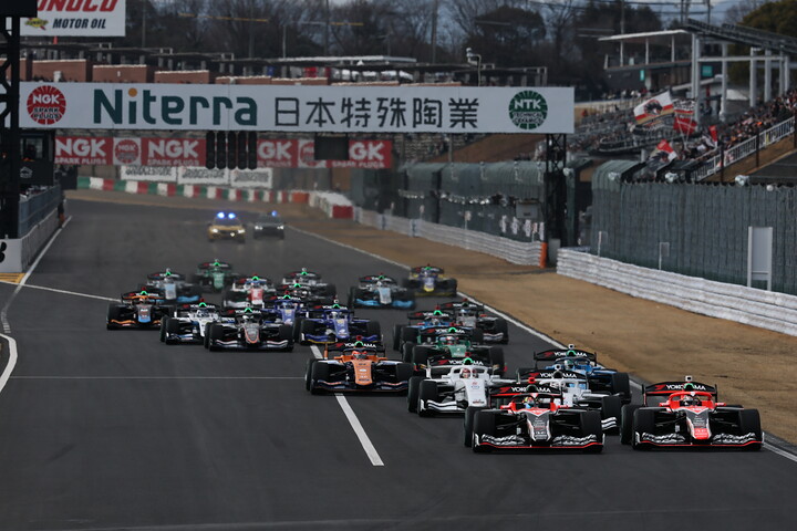 決勝がスタートした