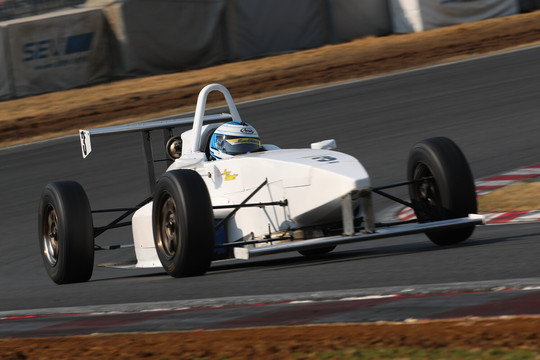 予選4位は秋山健也（スーパーウインズKKS2）