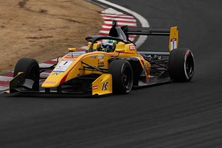 決勝6位は卜部和久（B-MAX RACING 324）