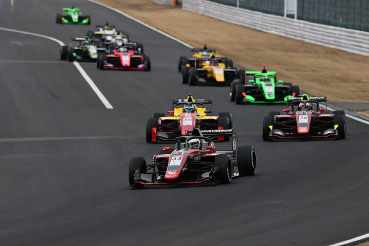 決勝がスタートした