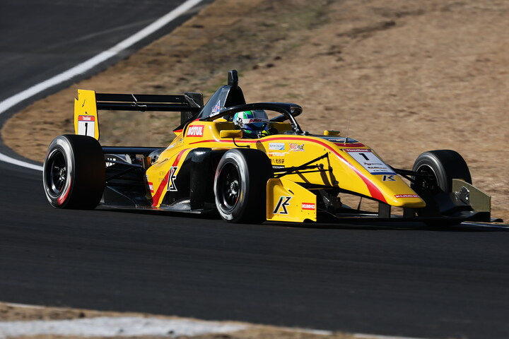 決勝5位は卜部和久（B-MAX RACING 324）