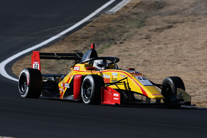 決勝3位はケイレン・フレデリック（Pilot ONE Racing with B-MAX ）