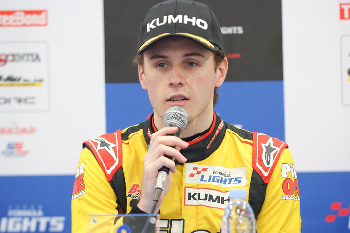 決勝記者会見: 3位のケイレン・フレデリック（B-MAX RACING TEAM）