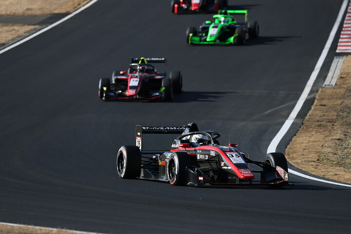 決勝がスタートした