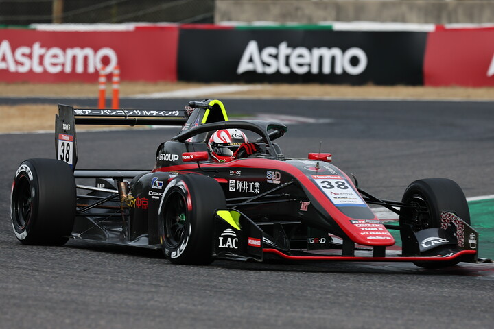 予選2位は小林利徠斗（モビリティ中京 TOM'S TGR-DC SFL ）