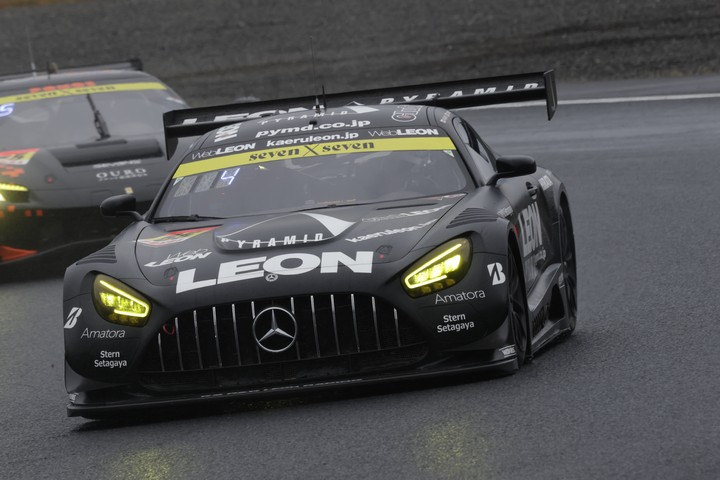 GT300クラス優勝はLEON PYRAMID AMG（蒲生尚弥／菅波冬悟）