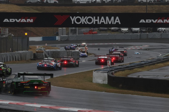 スタート直後のアクシデント