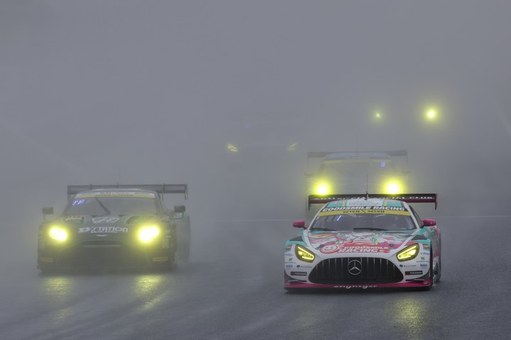 GT300クラスのスタートシーン