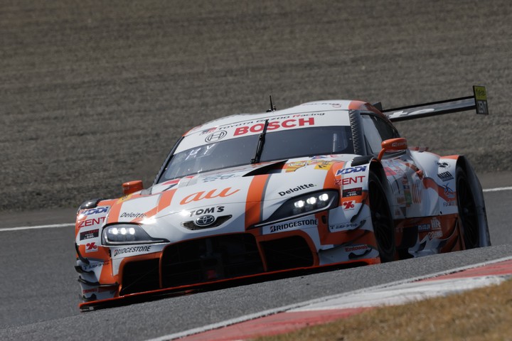 公式練習: GT500クラストップタイムはau TOM'S GR Supra（坪井翔／山下健太）