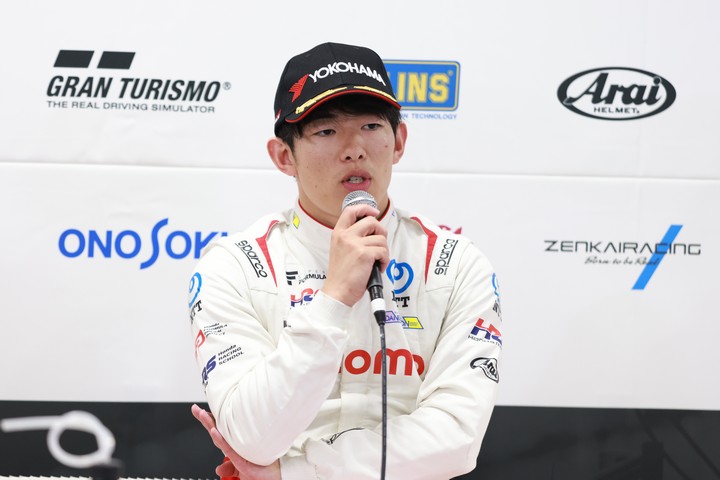 決勝記者会見: 2位の太田格之進（DOCOMO TEAM DANDELION RACING）