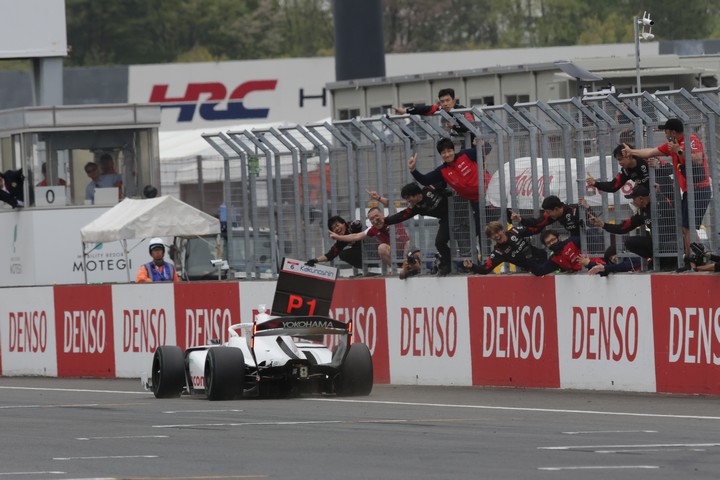 トップでゴールする太田格之進（DOCOMO DANDELION M6Y SF23）