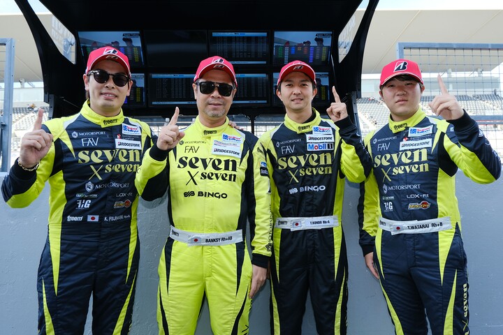 ST-Xクラスで優勝したBANKCY／藤波清斗／近藤翼／渡会太一（seven × seven Racing）