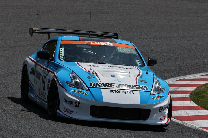 ST-3クラスポールポジションは岡部自動車フェアレディZ34（前嶋秀司／長島正明／銘苅翼／元嶋成弥）