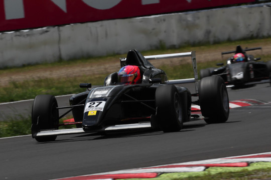 決勝2位は豊島里空斗(Dr. Dry Racing F110)