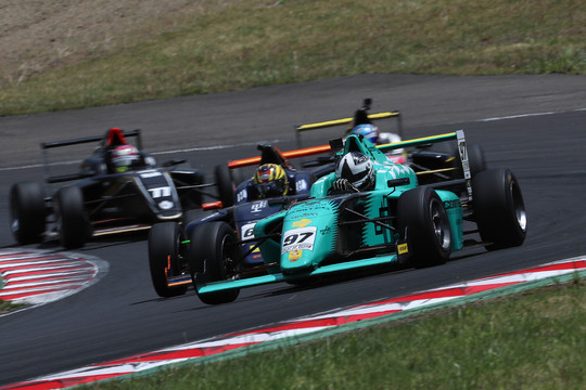 決勝6位はアイル・ハルン(BJ Racing Pod Cafe)