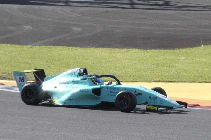 第1戦、第2戦ともポールポジションの白崎稜（Kageyama YBS Verve MCS4）