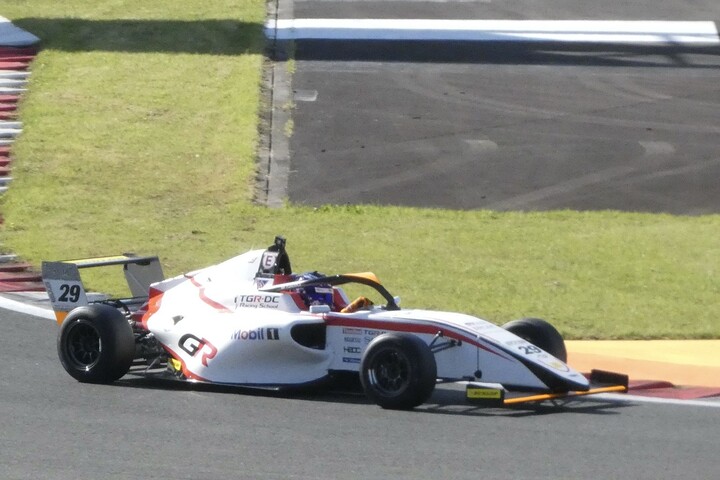 第1戦予選4位、第2戦予選3位の鈴木斗輝哉（TGR-DC RS F4）