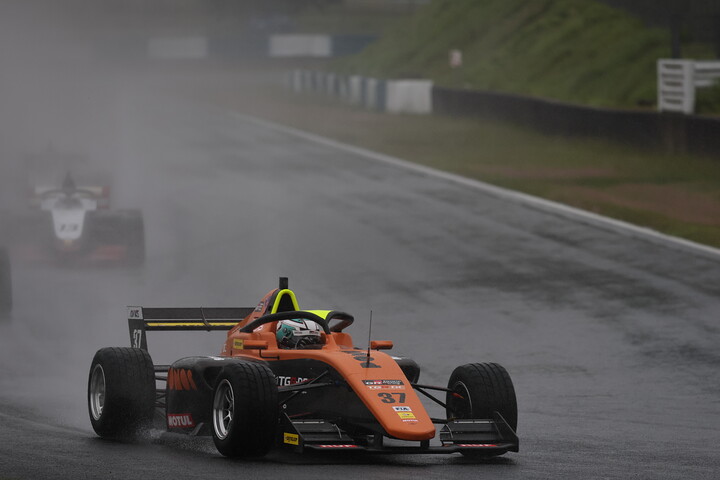 決勝4位は梅垣清（TOM’S TGR-DC FR）