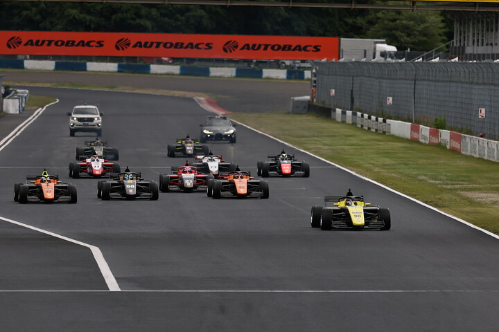 決勝がスタートした