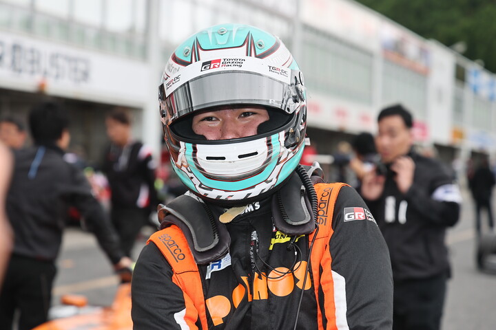 優勝した梅垣清（TOM'S FORMULA）