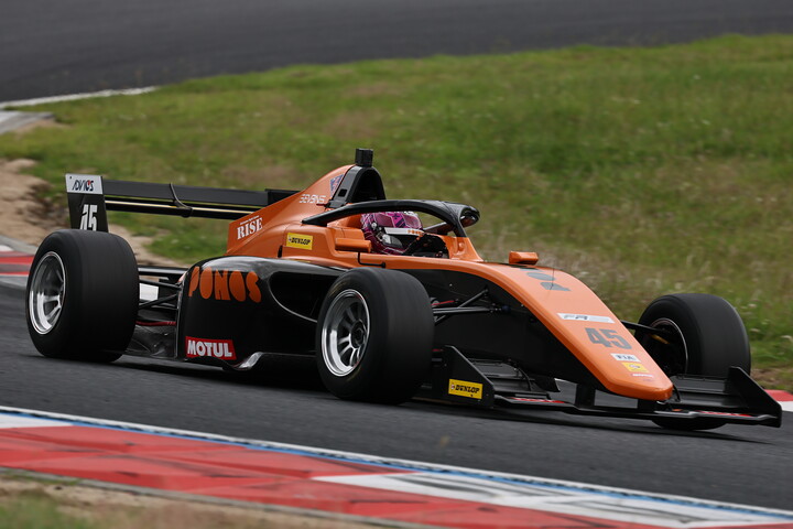 決勝2位は大宮賢人（PONOS RACING F111/3）