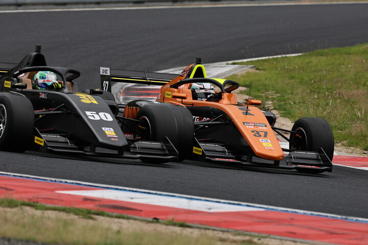 卜部和久と梅垣清の争い