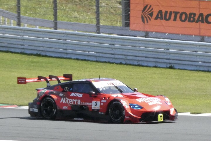 公式練習: GT500クラス2位はNiterra MOTUL Z（佐々木大樹／三宅淳詞）