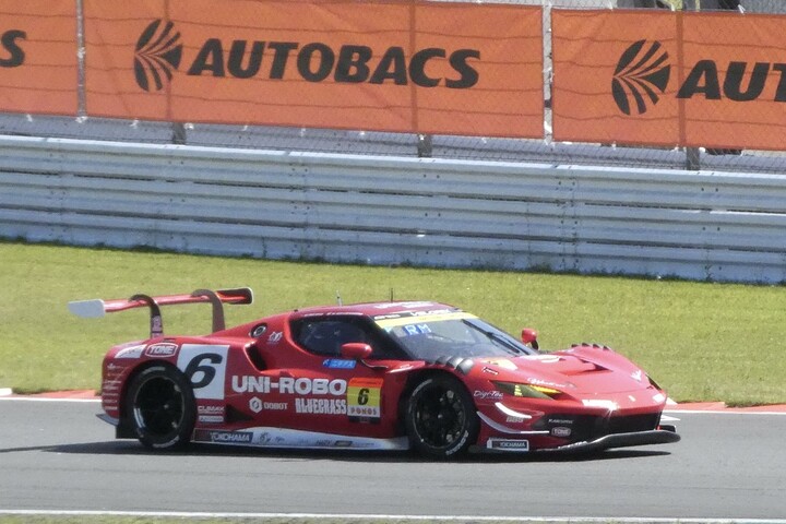 公式練習: GT300クラス3位はUNI-ROBO BLUEGRASS FERRARI（片山義章／ロベルト・メルヒ・ムンタン）