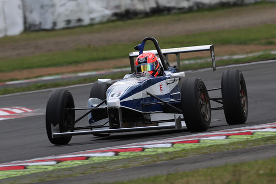 決勝2位は吉田馨(TAKE first kks-2)