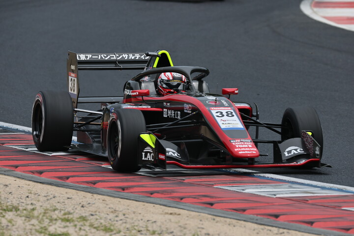 決勝2位は小林利徠斗（モビリティ中京 TOM'S TGR-DC SFL ）