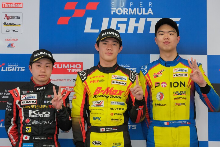 決勝フォトセッション: トップ3のドライバーたち