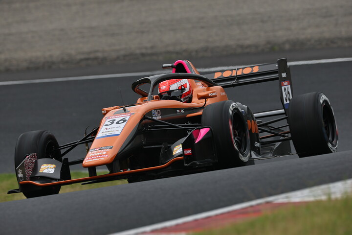 第7戦予選5位、第8戦予選3位のエステバン・マッソン（PONOS Racing TOM'S TGR-DC SFL）