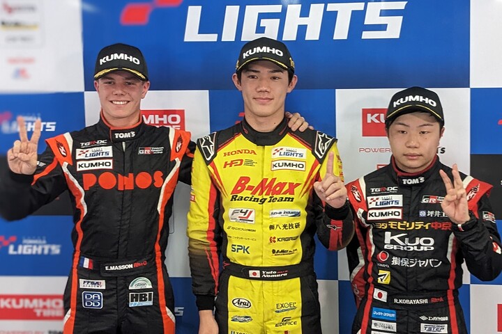 決勝フォトセッション: トップ3のドライバーたち