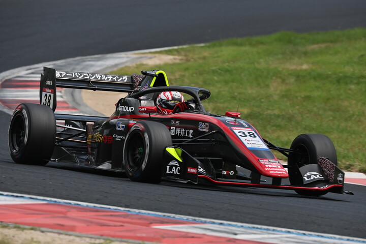 決勝2位は小林利徠斗（モビリティ中京 TOM'S TGR-DC SFL ）