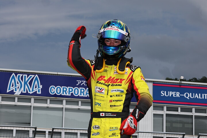 優勝した野村勇斗（B-MAX RACING TEAM）