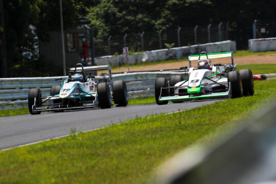 金井亮忠とKAMIKAZEの争い