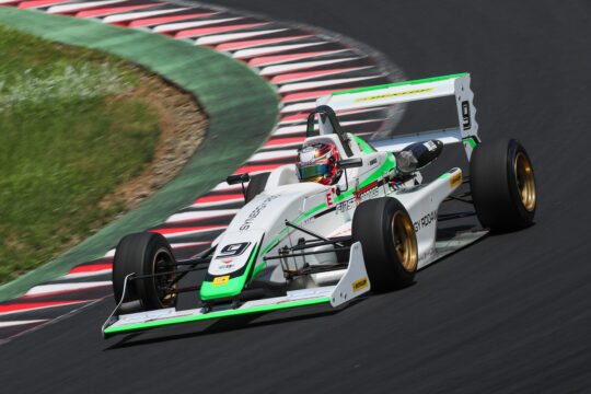 決勝3位はKAMIKAZE（ファーストガレージ&Rd04W）