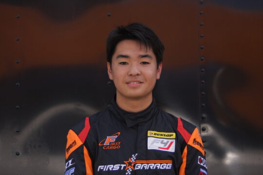 優勝した酒井翔太（ファーストガレージFG108）