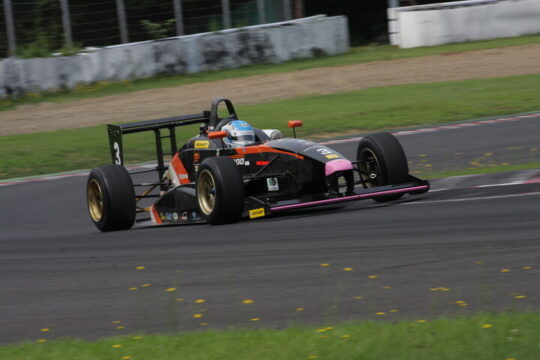 予選4位は舩井俊仁（ファーストガレージFG108）