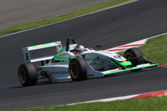 決勝3位はKAMIKAZE（ファーストガレージ&Rd04W）