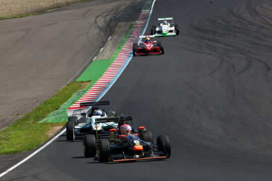 決勝がスタートした