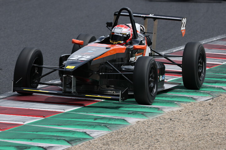 予選4位は酒井翔太（ファーストガレージ制動屋S2）