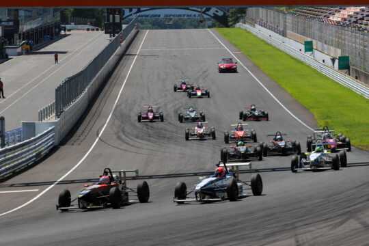 決勝がスタートした