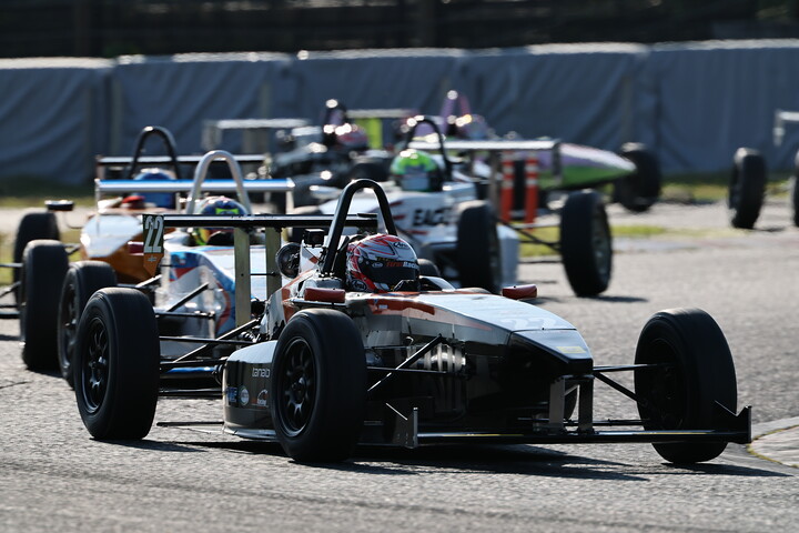 決勝3位は酒井翔太（ファーストガレージ制動屋S2）