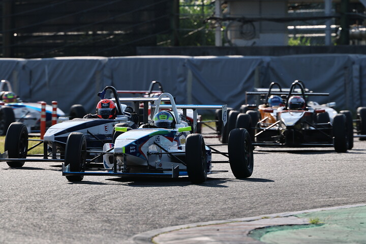 し烈なトップ争い