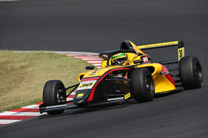 インディペンデントクラス優勝はDRAGON（B-MAX TEAM DRAGON）