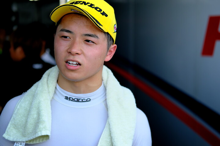 決勝2位の新原光太郎（HFDP with B-max Racing Team）