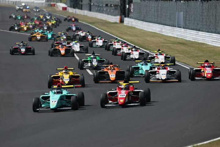 決勝がスタートした