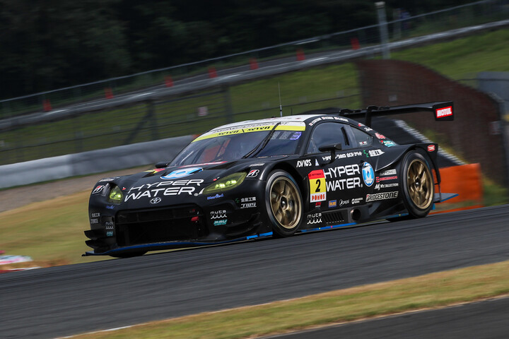レース2: GT300クラス決勝2位は堤優威（HYPER WATER INGING GR86 GT）